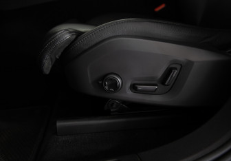 Подержанный автомобиль Volvo XC60 2021 года (32 фото)