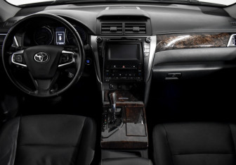Подержанный автомобиль Toyota Camry Sedan 2015 года (15 фото)