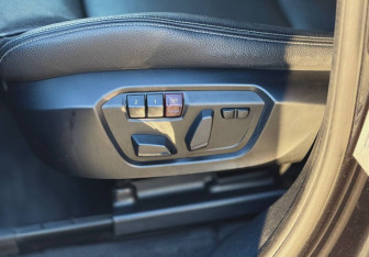 Подержанный автомобиль BMW X4 2015 года (18 фото)