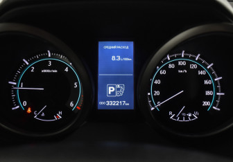 Подержанный автомобиль Toyota Land Cruiser Prado 2010 года (22 фото)