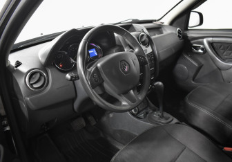 Подержанный автомобиль Renault Duster 2016 года (9 фото)