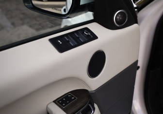 Подержанный автомобиль Land Rover Range Rover Sport 2017 года (25 фото)