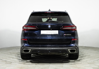 Подержанный автомобиль BMW X5 2020 года (6 фото)