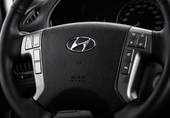 Подержанный автомобиль Hyundai H-1 2020 года (11 фото)