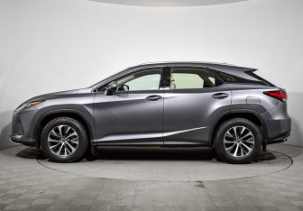 Подержанный автомобиль Lexus RX 2020 года (8 фото)