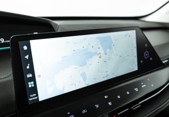 Подержанный автомобиль Changan UNI-K 2023 года (23 фото)