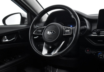 Подержанный автомобиль Kia Cerato Sedan 2021 года (15 фото)