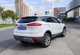 Подержанный автомобиль Geely Atlas 2020 года (4 фото)