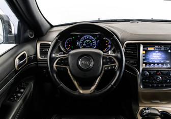 Подержанный автомобиль Jeep Grand Cherokee 2014 года (11 фото)