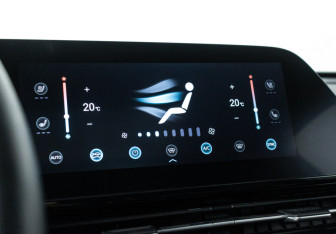 Подержанный автомобиль Omoda C5 2023 года (23 фото)