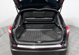 Подержанный автомобиль Nissan Qashqai 2014 года (20 фото)
