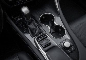 Подержанный автомобиль Lexus RX 2018 года (23 фото)
