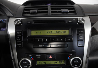 Подержанный автомобиль Toyota Camry Sedan 2014 года (14 фото)