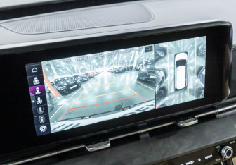 Подержанный автомобиль Kia Carnival 2021 года (24 фото)