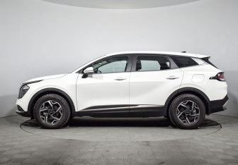 Подержанный автомобиль Kia Sportage 2022 года (8 фото)