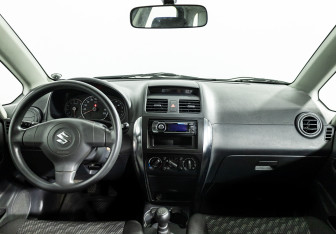 Подержанный автомобиль Suzuki SX4 Hatchback 2007 года (13 фото)
