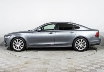 Подержанный автомобиль Volvo S90 2019 года (8 фото)