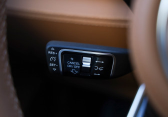 Подержанный автомобиль Hongqi H9 2024 года (20 фото)