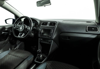 Подержанный автомобиль Volkswagen Polo Sedan 2019 года (9 фото)