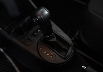 Подержанный автомобиль Skoda Fabia Hatchback 2012 года (12 фото)