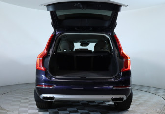 Подержанный автомобиль Volvo XC90 2018 года (7 фото)