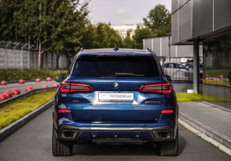 Подержанный автомобиль BMW X5 2019 года (7 фото)