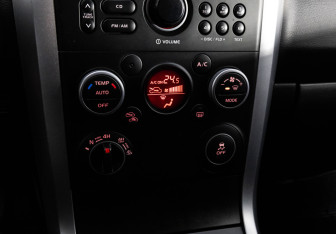 Подержанный автомобиль Suzuki Grand Vitara 2013 года (14 фото)