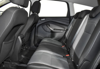 Подержанный автомобиль Ford Kuga 2016 года (12 фото)