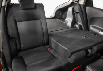 Подержанный автомобиль Nissan Juke 2012 года (21 фото)