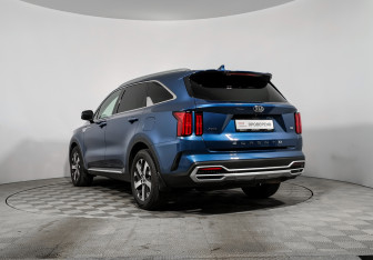 Подержанный автомобиль Kia Sorento 2021 года (7 фото)