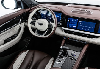 Подержанный автомобиль Geely Monjaro 2022 года (17 фото)