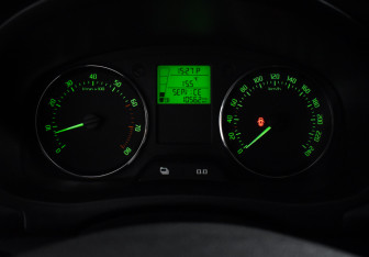 Подержанный автомобиль Skoda Fabia Hatchback 2012 года (17 фото)