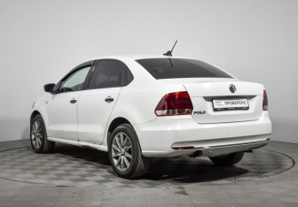 Подержанный автомобиль Volkswagen Polo Sedan 2018 года (7 фото)