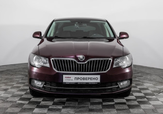 Подержанный автомобиль Skoda Superb Liftback 2014 года (2 фото)