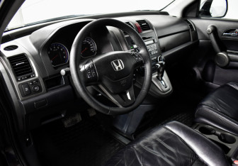 Подержанный автомобиль Honda CR-V 2011 года (9 фото)