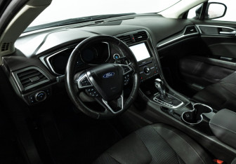 Подержанный автомобиль Ford Mondeo Sedan 2015 года (11 фото)