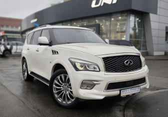 Подержанный автомобиль Infiniti QX80 2017 года (3 фото)