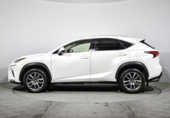 Подержанный автомобиль Lexus NX 2018 года (8 фото)