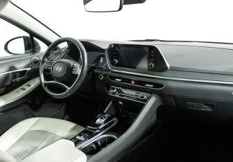 Подержанный автомобиль Hyundai Sonata 2020 года (9 фото)