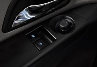 Подержанный автомобиль Chevrolet Cruze Sedan 2012 года (14 фото)