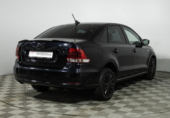 Подержанный автомобиль Volkswagen Polo Sedan 2017 года (5 фото)