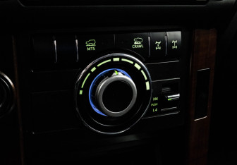 Подержанный автомобиль Toyota Land Cruiser Prado 2014 года (18 фото)