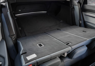 Подержанный автомобиль Audi e-tron Sportback 2021 года (35 фото)