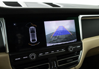 Подержанный автомобиль Porsche Macan 2021 года (19 фото)