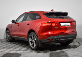 Подержанный автомобиль Jaguar F-Pace 2016 года (7 фото)