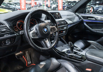 Подержанный автомобиль BMW X3 2018 года (15 фото)