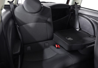 Подержанный автомобиль MINI Hatch 2012 года (21 фото)
