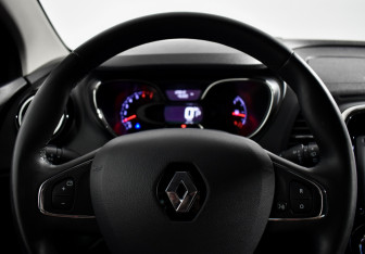 Подержанный автомобиль Renault Kaptur 2017 года (15 фото)