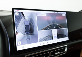 Подержанный автомобиль LiXiang L7 2024 года (21 фото)