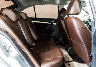 Подержанный автомобиль Skoda Octavia Liftback 2010 года (15 фото)